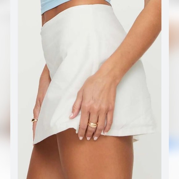 Princess Polly White Skort Size 4 - Picture 9 of 9